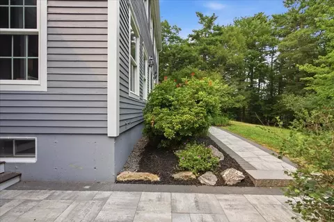 Exterior - 14 Marshview Dr, Freeport, ME 04032 photo 14 of 17