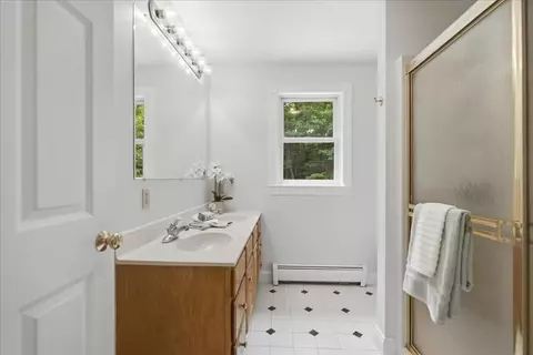 Bath - 14 Marshview Dr, Freeport, ME 04032 photo 2 of 2