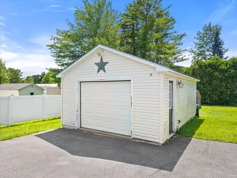 11 E St, Bangor, ME 04401 photo 32