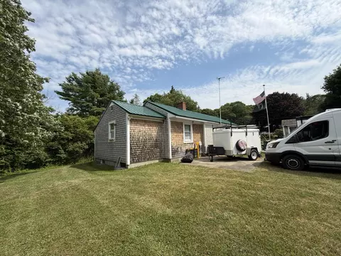 74 Snowball Hill Rd, New Harbor, ME 04554