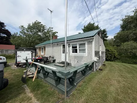 74 Snowball Hill Rd, New Harbor, ME 04554
