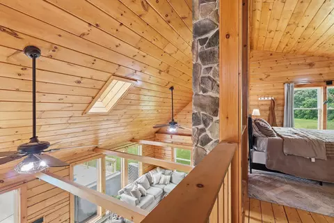 Entry Way - 960 W River Rd, Augusta, ME 04330 photo 2 of 3