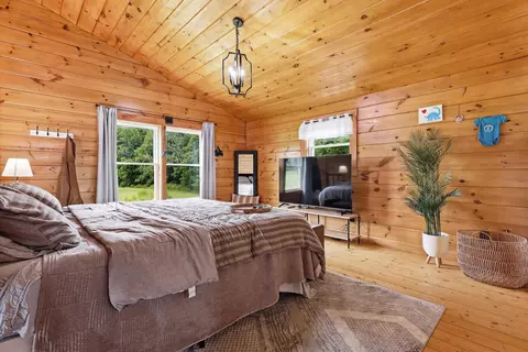 Bedroom - 960 W River Rd, Augusta, ME 04330 photo 1 of 9