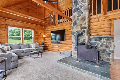 Living - 960 W River Rd, Augusta, ME 04330 photo 4 of 7