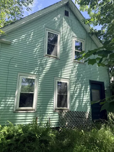 1769 Washington Rd, Waldoboro, ME 04572