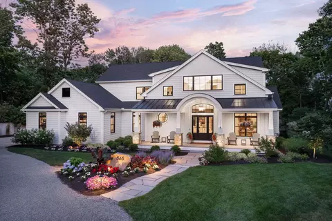 565 York St, York, ME 03909