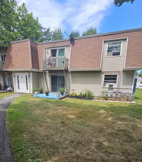 191 Russell St #4, Lewiston, ME 04240
