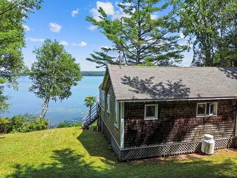 44 Pine Dr, Vassalboro, ME 04989