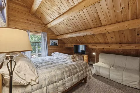 Bedroom - 98 Stevens Rd, Stoneham, ME 04231 photo 3 of 8