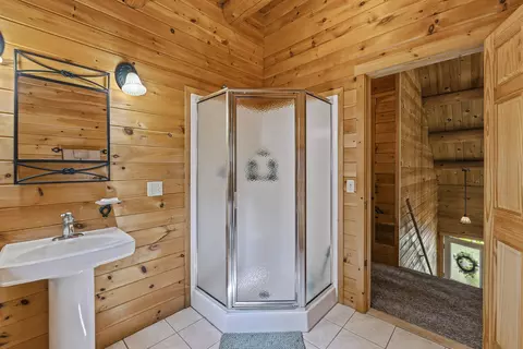 Bath - 98 Stevens Rd, Stoneham, ME 04231 photo 3 of 4