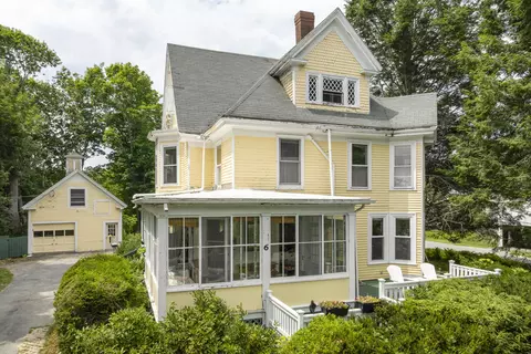 6 Glidden St, Newcastle, ME 04553