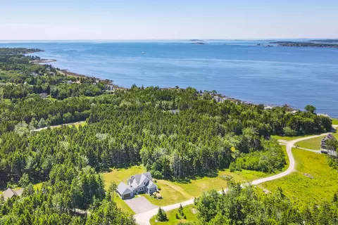 41 Jamesey Ct, New Harbor, ME 04554