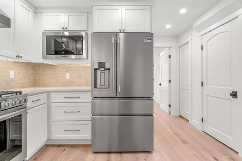 Kitchen - 256 Berwick Rd, Ogunquit, ME 03907 photo 3 of 4