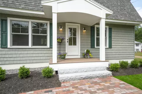 Exterior - 256 Berwick Rd, Ogunquit, ME 03907 photo 1 of 5