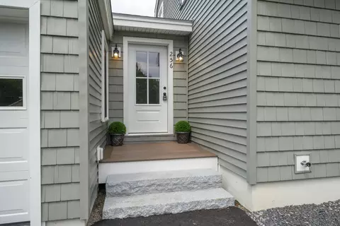 Exterior - 256 Berwick Rd, Ogunquit, ME 03907 photo 2 of 5