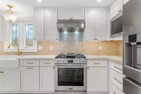 Kitchen - 256 Berwick Rd, Ogunquit, ME 03907 photo 2 of 4