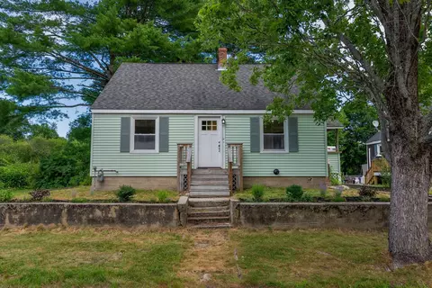 19 Fairlawn Ave, Westbrook, ME 04092