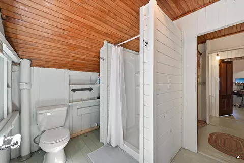 Bath - 33 Rough Ln, Belgrade, ME 04917 photo 4 of 5
