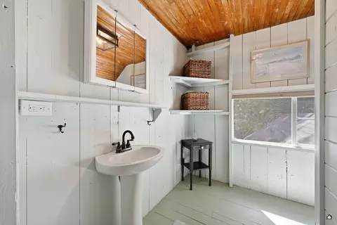 Bath - 33 Rough Ln, Belgrade, ME 04917 photo 5 of 5