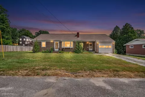 184 Harvard St, Auburn, ME 04210