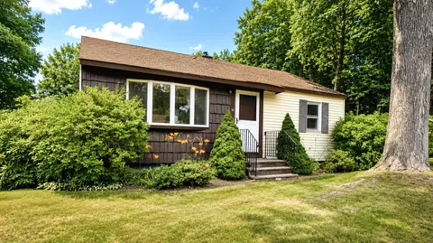 35 Newell Rd, Yarmouth, ME 04096