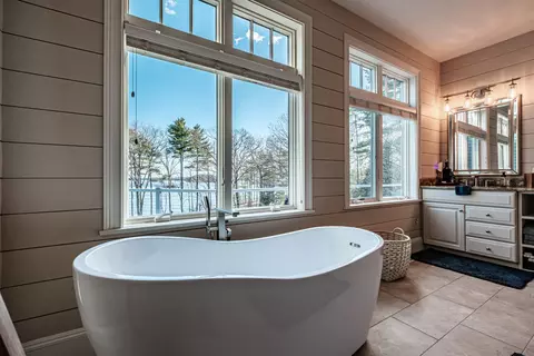 Bath - 311 Murphys Corner Rd, Woolwich, ME 04579 photo 3 of 5
