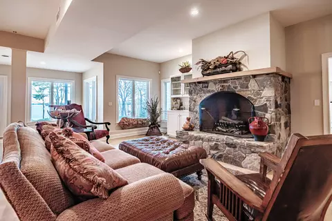 Living - 311 Murphys Corner Rd, Woolwich, ME 04579 photo 8 of 9