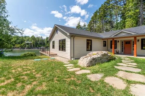 22 Little Crow Pt, Harpswell, ME 04079