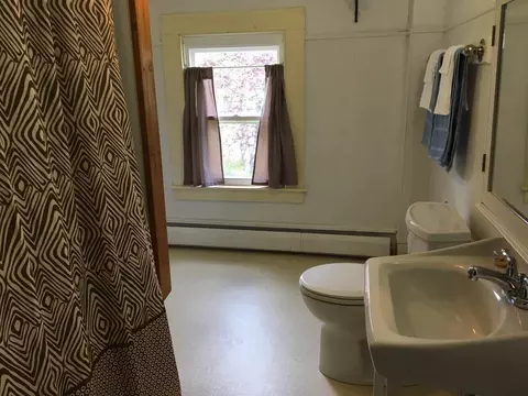 Bath - 86 Grange Hall Rd, Sullivan, ME 04664 photo 9 of 10