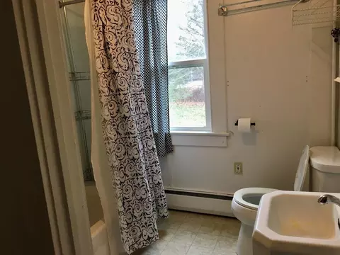 Bath - 86 Grange Hall Rd, Sullivan, ME 04664 photo 8 of 10
