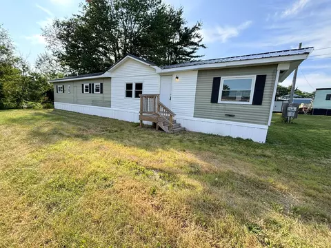22 Elwood Dr, Clinton, ME 04927