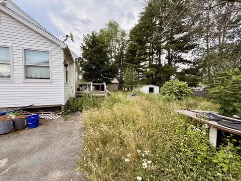 Exterior - 42 Capri St, Brewer, ME 04412 photo 5 of 9