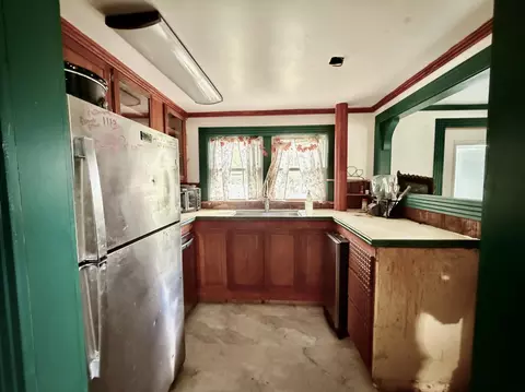 Kitchen - 42 Capri St, Brewer, ME 04412 photo 2 of 3