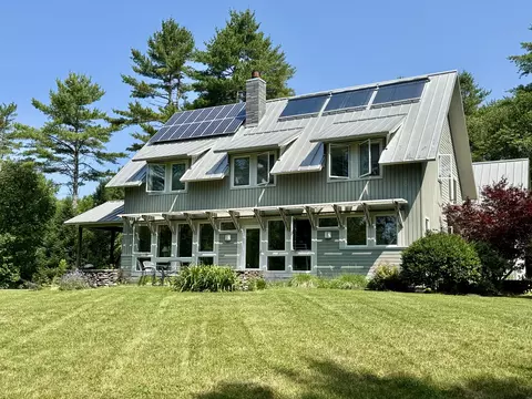 10 Cranberry Ridge Rd, Freeport, ME 04032