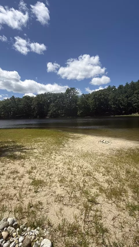48 Red Oak Dr, Turner, ME 04282