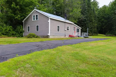 513 S High St, Bridgton, ME 04009