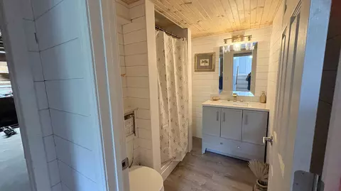Bath - 52 Forest Ave, Augusta, ME 04330 photo 2 of 2