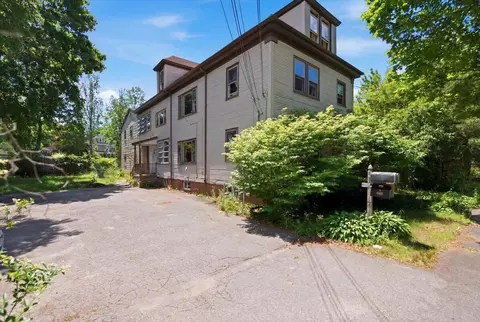 16 Hartley St, Portland, ME 04103