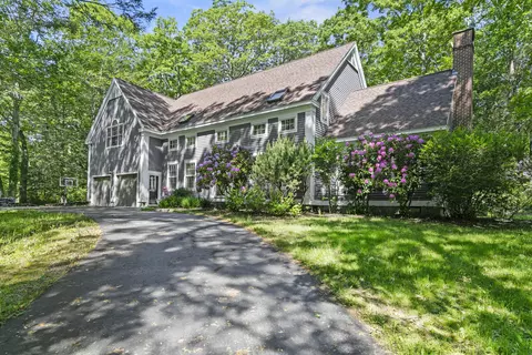 53 Stonegate Rd, Cape Elizabeth, ME 04107