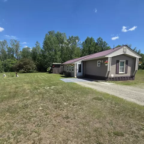 140 Brier Ln, Farmington, ME 04938