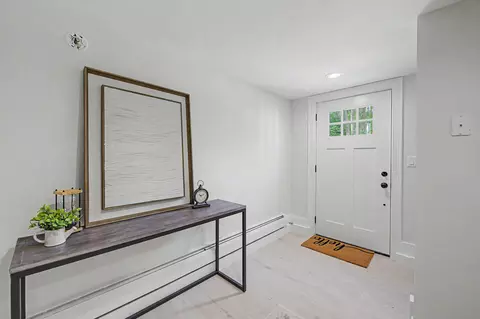 Entry Way - 1 Willow Ridge Rdg, Biddeford, ME 04005 photo 2 of 6