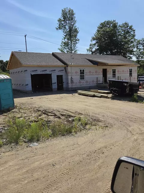 19 Welchville Commons Dr, Oxford, ME 04270