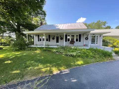 54 Corinna Rd, Saint Albans, ME 04971