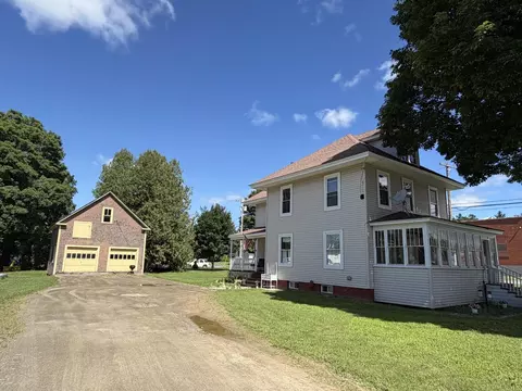 50 North St, Houlton, ME 04730
