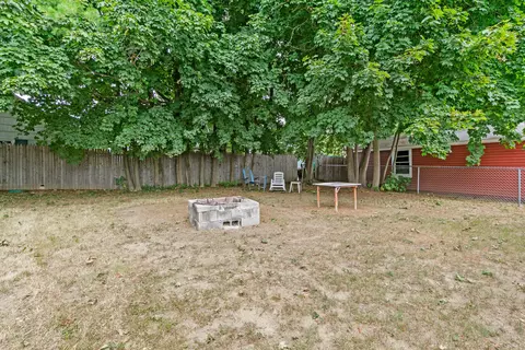 Exterior - 72 Scribner Blvd, Lewiston, ME 04240 photo 7 of 9