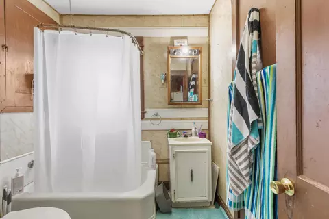 Bath - 72 Scribner Blvd, Lewiston, ME 04240 photo 1 of 1