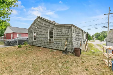 Exterior - 72 Scribner Blvd, Lewiston, ME 04240 photo 5 of 9