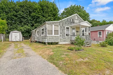 Exterior - 72 Scribner Blvd, Lewiston, ME 04240 photo 2 of 9