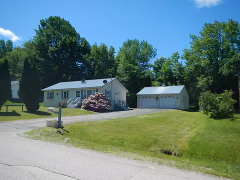 9 Tibbetts Dr, Lincoln, ME 04457