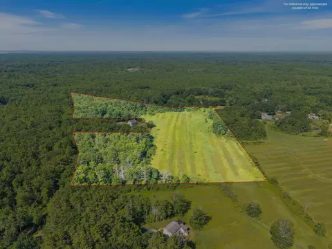 225 Arundel Rd, Kennebunkport, ME 04046